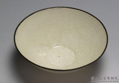 图片[3]-Bowl with impressed decoration of children playing with peonies, Ding ware, Northern Song to Jin dynasty, 11th-13th century-China Archive